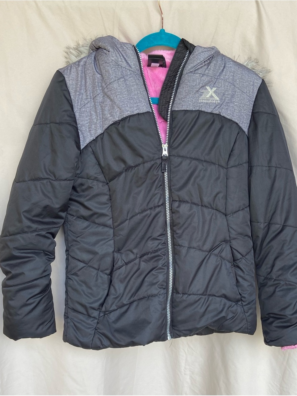 ZeroXposur Girls' Black & Gray Hooded Puffer Jacket with Pink Lining